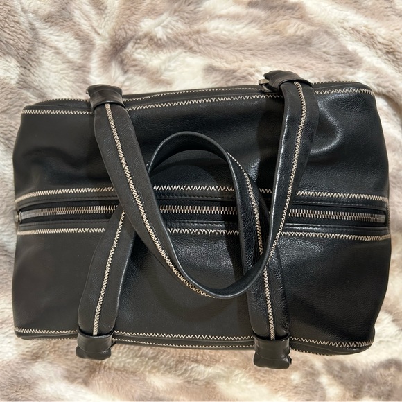 Chanel black lambskin bowler bag - Picture 2 of 7